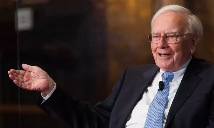 Once Buffett's favorite bank stock takes a back seat at Berkshire Hathaway amid recession fears