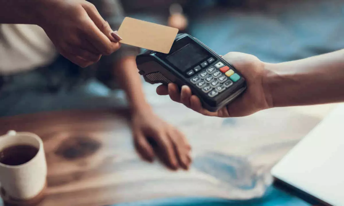 What are contactless credit cards?