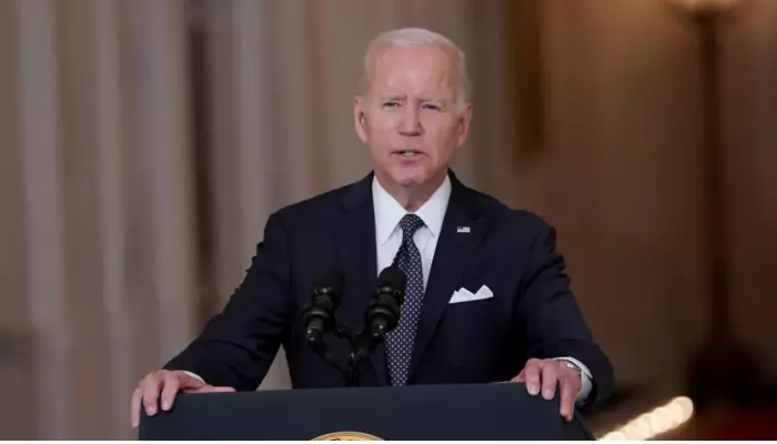 Questo è il momento in cui Biden potrebbe annunciare la remissione del prestito studentesco